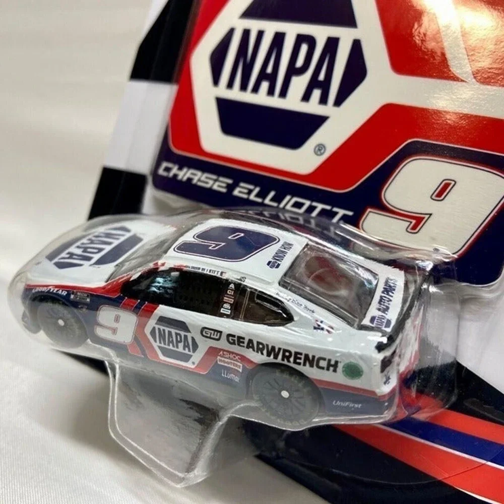 Nascar Authentics‎ Chase Elliott #9 NAPA 1:64 Chevrolet Camaro 2023 Wave 01 NIP